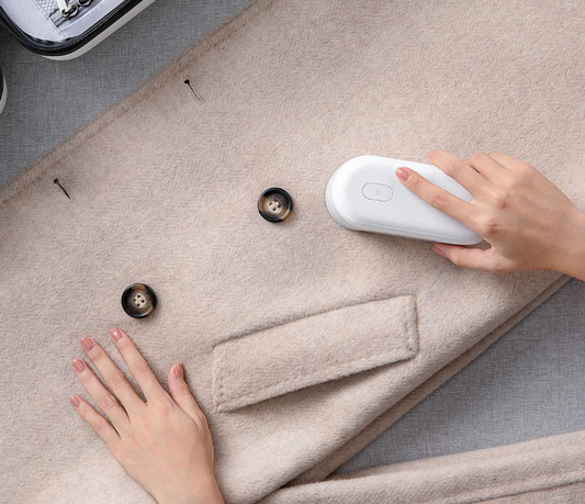 Rechargeable Fabric Shaver & Lint Remover – USB Cordless Clothes Defuzzer